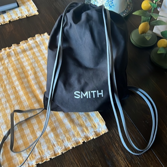 Smith Forefront trail helmet size M. Worn a few times in great condition.💚🩶🤍 - Picture 12 of 12